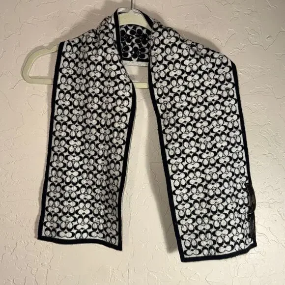 Coach monogram 100% merino wool scarf 45”x7” - Picture 5 of 5